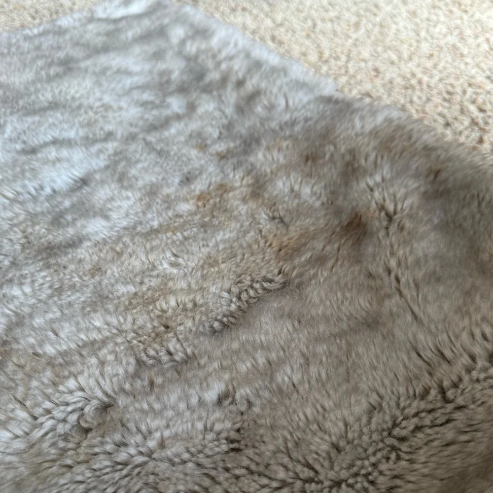 RH FUR THROW BLANKET LIGHT GREY 50x60